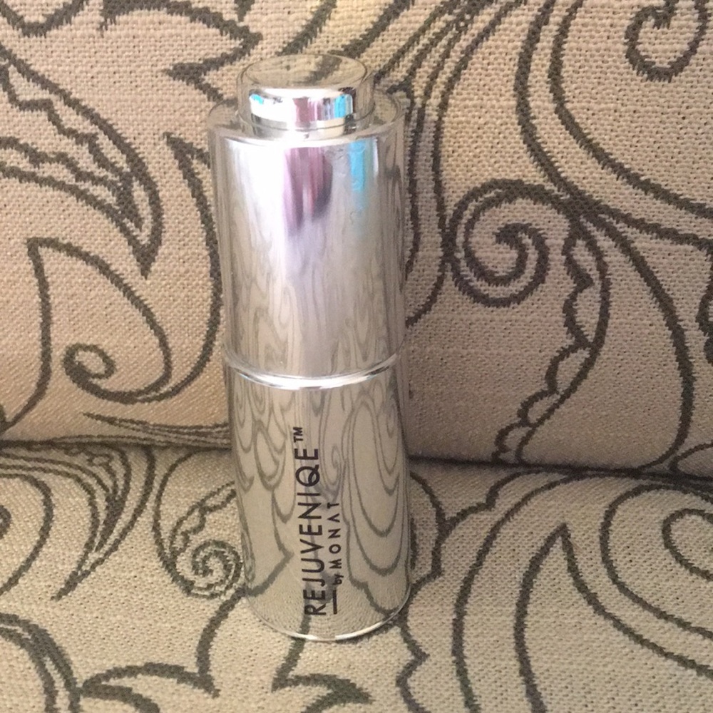 Monat Rejuveniqe Oil